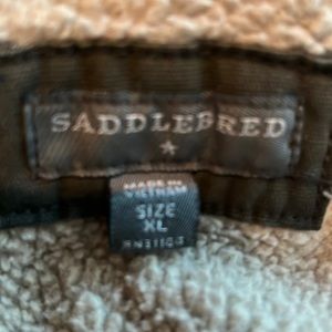I am selling a gently worn jacket. It has only been worn twice.